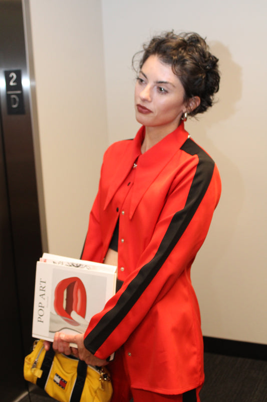 RED POINTED COLLAR BUTTON-UP